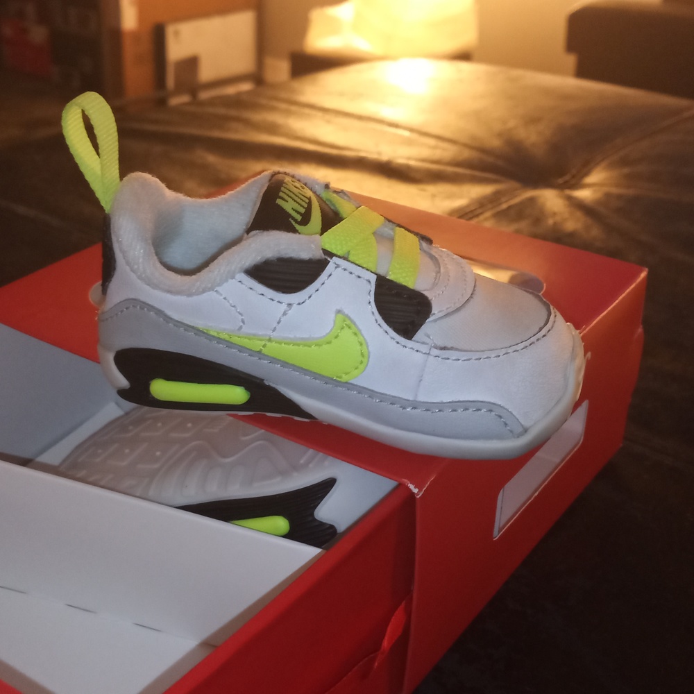 Nike Max 90 crib